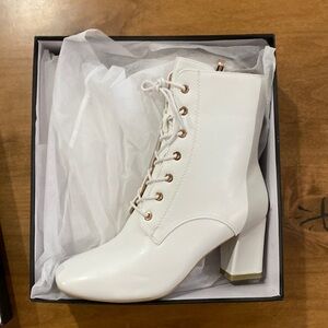 Womens IDIFU White Lace Up Zipper Ankle Faux Leather Block Heels Size 8.5 BNIB